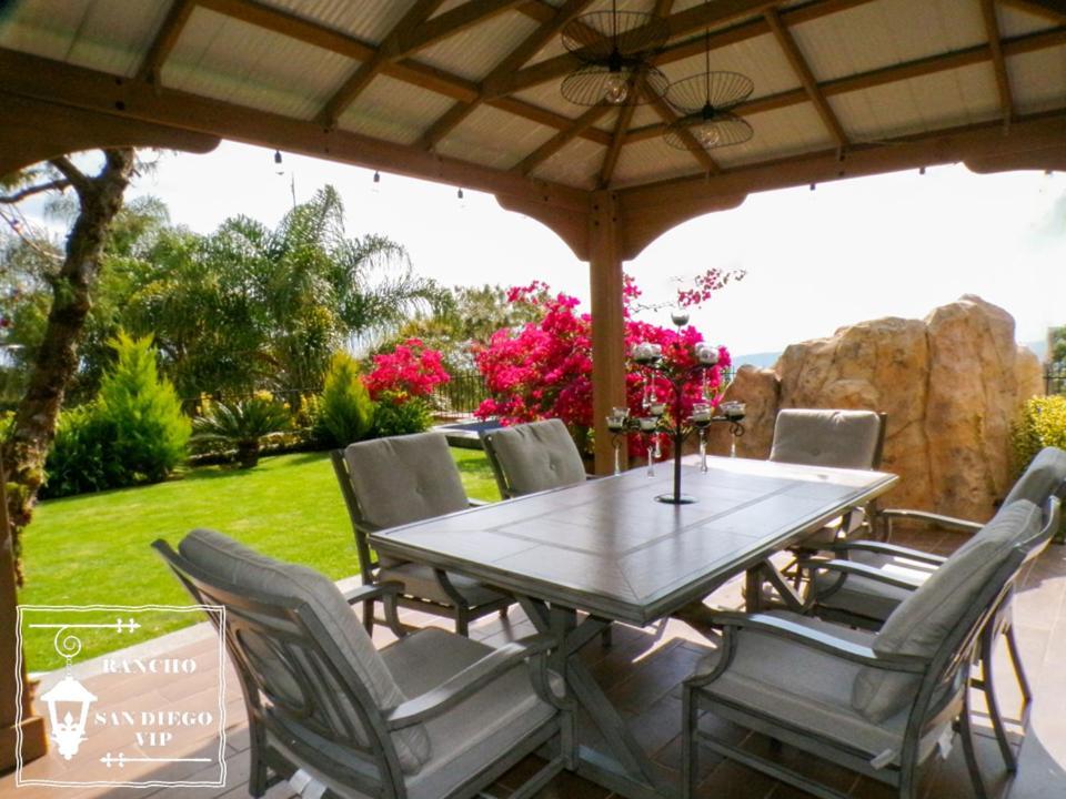 Rancho San Diego, Villa Llena De Vida Vip 伊斯塔潘德拉萨尔 外观 照片