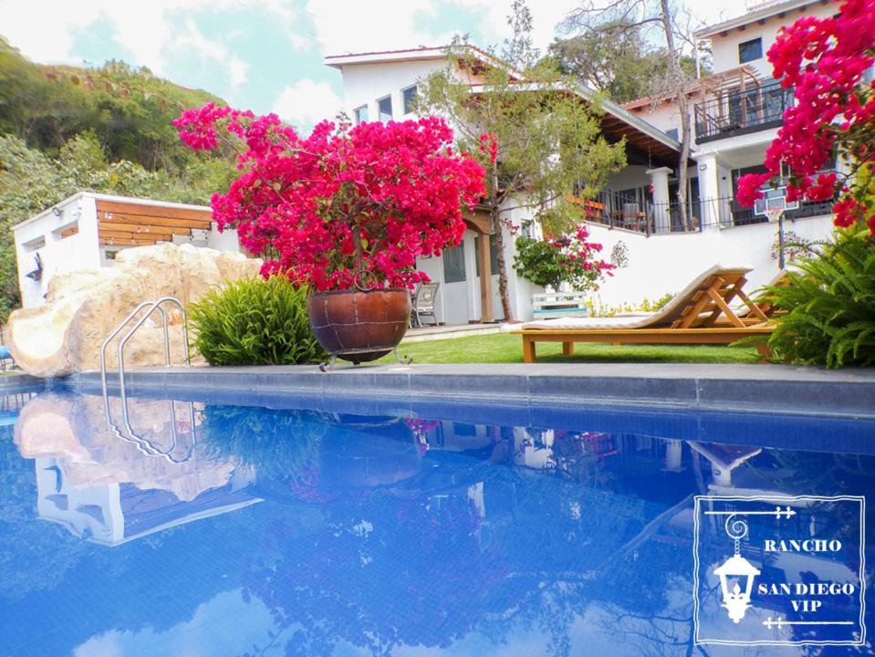 Rancho San Diego, Villa Llena De Vida Vip 伊斯塔潘德拉萨尔 外观 照片