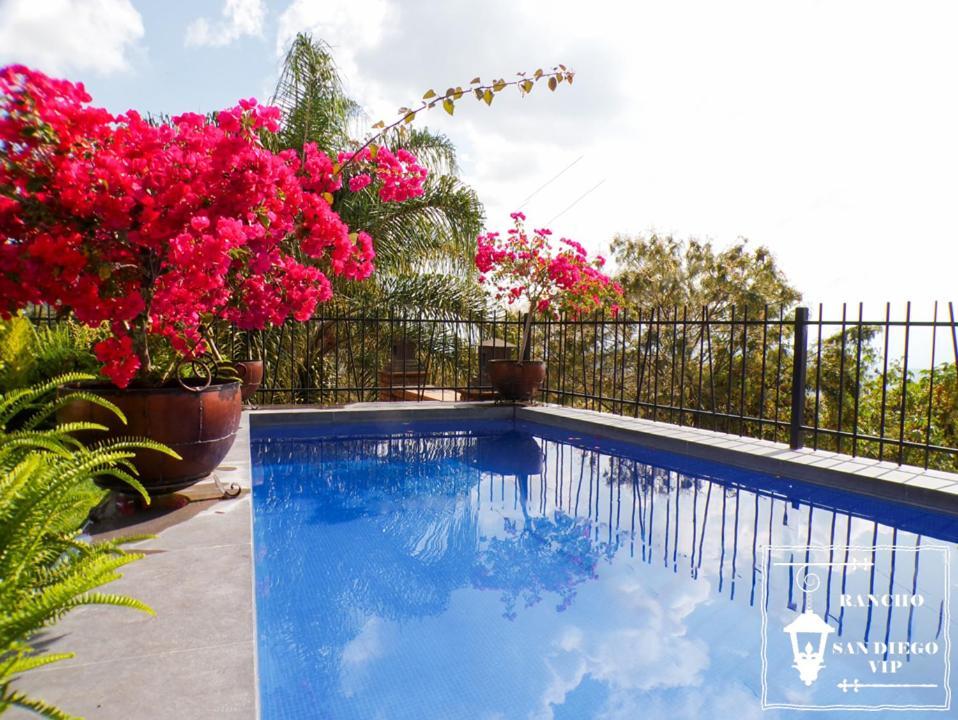 Rancho San Diego, Villa Llena De Vida Vip 伊斯塔潘德拉萨尔 外观 照片